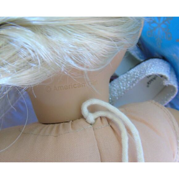 American Girl 18" CAROLINE DOLL + Meet Outfit Book Frozen Elsa Costume Tiara BOX - Picture 9 of 16